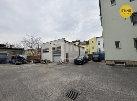 Pronájem komerčního objektu, sklad, 180 m²