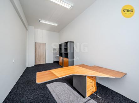 Pronájem kanceláře, 1 500 m²