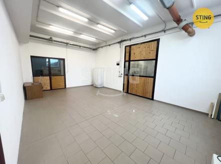 Pronájem skladovací prostor, 130 m²