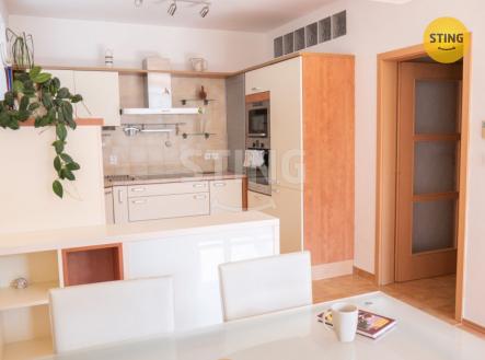 Pronájem bytu, 3+kk, 82 m²