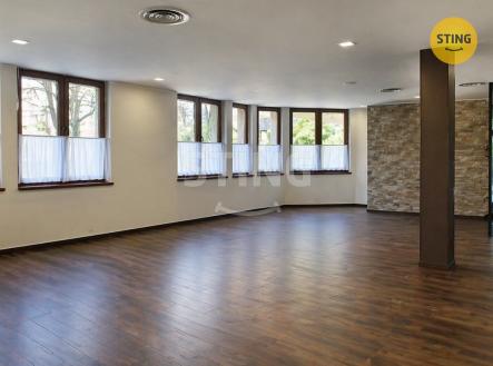 Pronájem restaurace, 655 m²