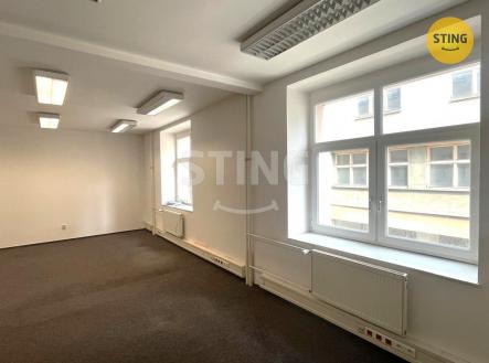 Pronájem kanceláře, 65 m²