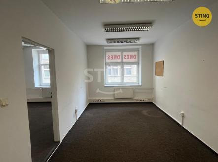 Pronájem kanceláře, 65 m²