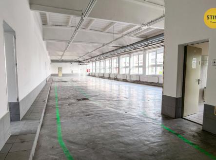 Pronájem komerčního objektu, sklad, 600 m²