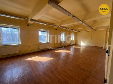 Pronájem kanceláře, 60 m²