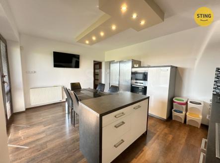 Pronájem domu/vily, 230 m²