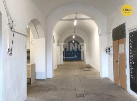 Pronájem skladu, 350 m²