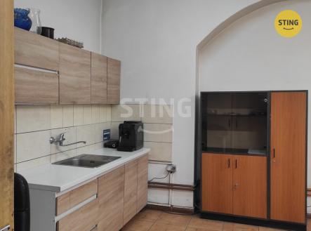 Pronájem skladu, 350 m²