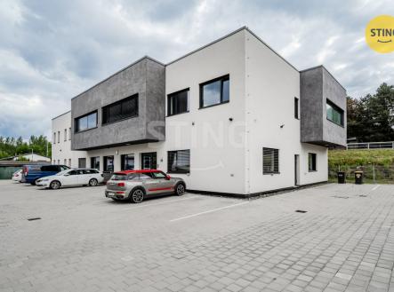 Pronájem komerčního objektu, administrativní budova, 800 m²