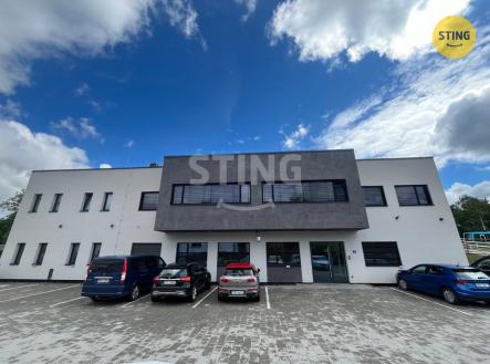 Pronájem komerčního objektu, administrativní budova, 800 m²