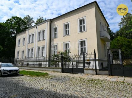 Pronájem kanceláře, 315 m²