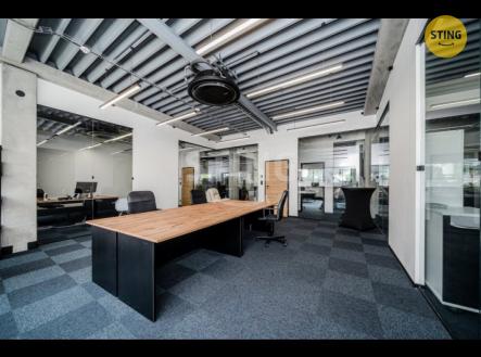 Pronájem komerčního objektu, administrativní budova, 650 m²