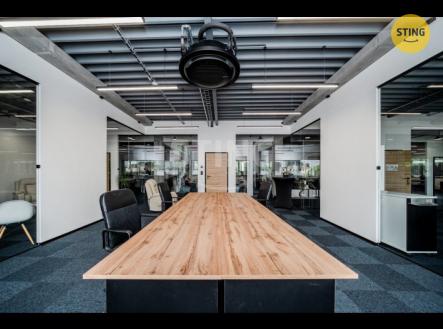 Pronájem komerčního objektu, administrativní budova, 650 m²