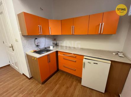 Pronájem kanceláře, 90 m²