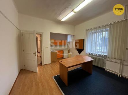 Pronájem kanceláře, 90 m²