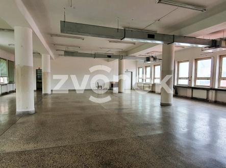Pronájem obchodní prostory, 212 m²