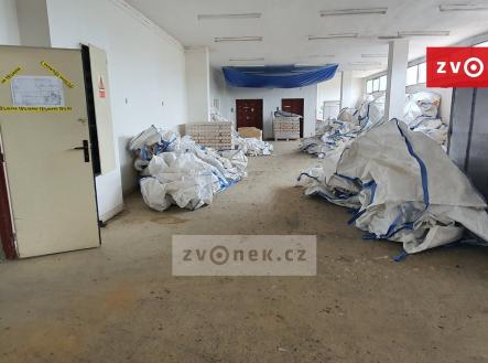 Pronájem obchodní prostor, 523 m²