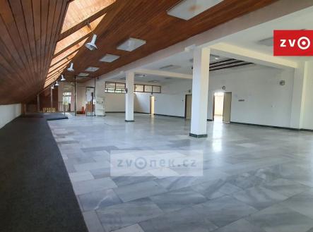 Pronájem obchodní prostor, 442 m²