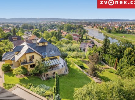Nadstandardní vila Hranice, 7+1, 540m2 užitná plocha