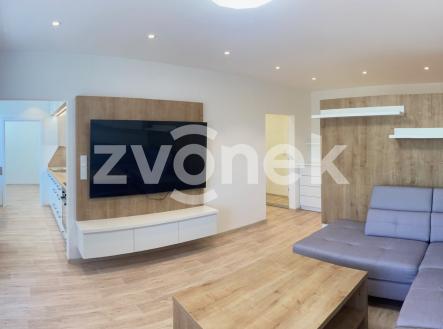 Pronájem bytu, 3+1, 69 m²