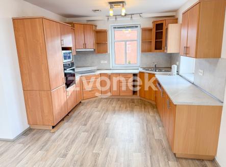 Pronájem bytu, 4+kk, 87 m²