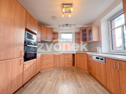 Pronájem bytu, 4+kk, 87 m²