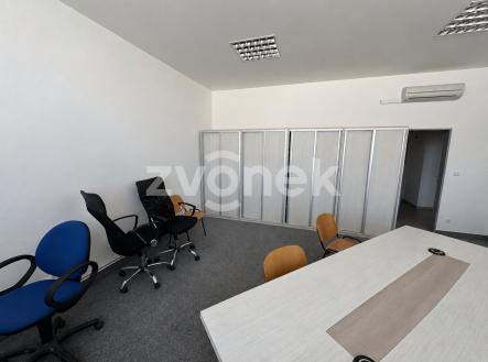 Pronájem kanceláře, 59 m²
