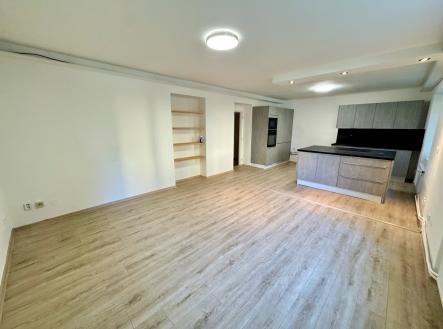 Pronájem bytu, 2+kk, 63 m²