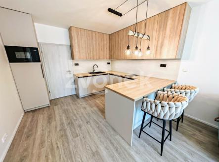 Pronájem bytu, 1+kk, 37 m²