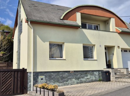 Nadstandardní rodinný dům Zlín - Na Výsluní, garáž