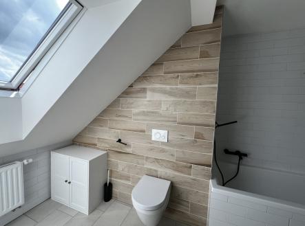 Pronájem bytu, 3+kk, 90 m²