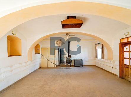 Prodej obchodní prostor, 140 m²