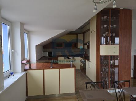 Pronájem bytu, 4+1, 111 m²