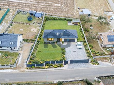 Prodej pozemku pro bydlení, 1 210 m²