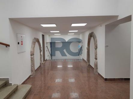 Prodej obchodní prostor, 150 m²