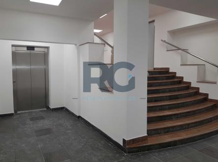 Prodej obchodní prostor, 150 m²