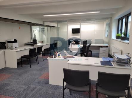 Pronájem kanceláře, 107 m²