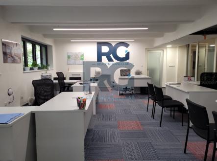 Pronájem kanceláře, 107 m²