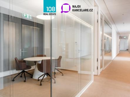 Pronájem kanceláře, 659 m²