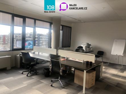 Pronájem kanceláře, 2 260 m²