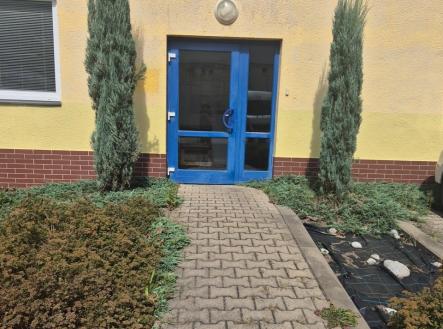 Pronájem komerčního objektu, sklad, 416 m²