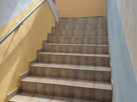 Pronájem komerčního objektu, sklad, 416 m²