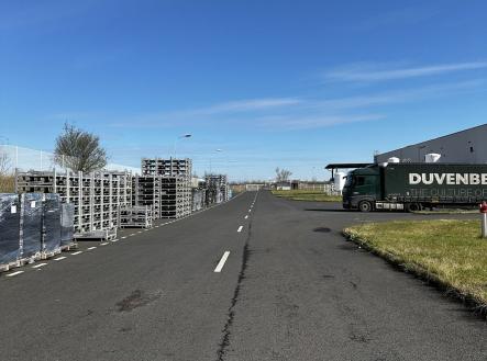 Pronájem komerčního objektu, sklad, 5 000 m²