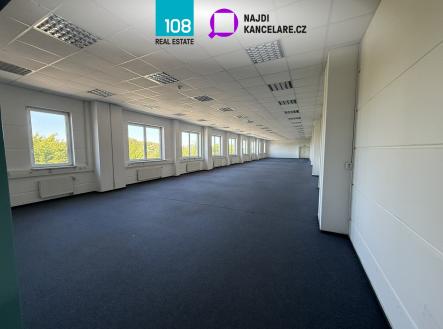 Pronájem kanceláře, 1 000 m²