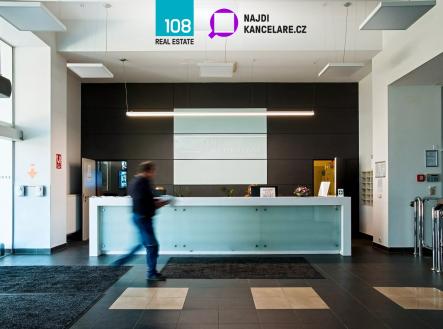 Pronájem kanceláře, 1 385 m²