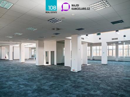 Pronájem kanceláře, 1 385 m²