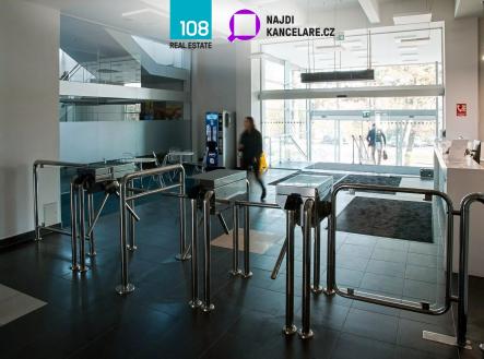 Pronájem kanceláře, 623 m²
