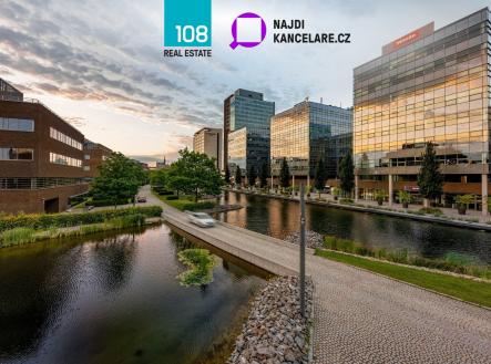 Pronájem kanceláře, 936 m²