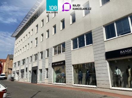 Pronájem kanceláře, 394 m²