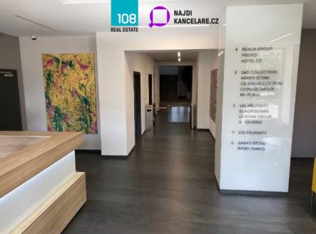 Pronájem kanceláře, 614 m²